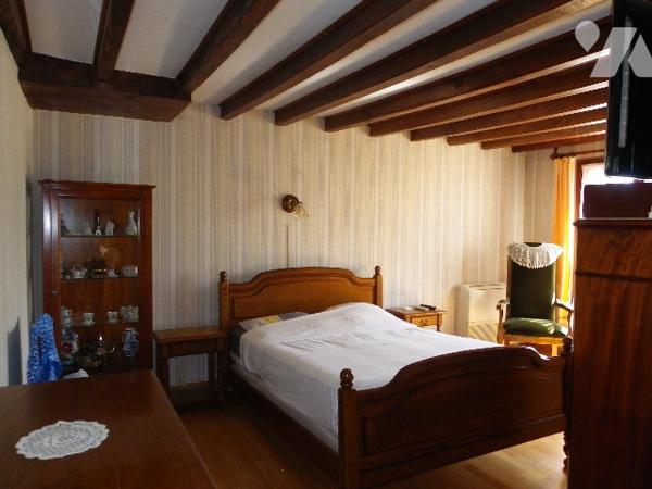 Maison de 112 m² hab env de 3 chambres située proche de toutes commodités.