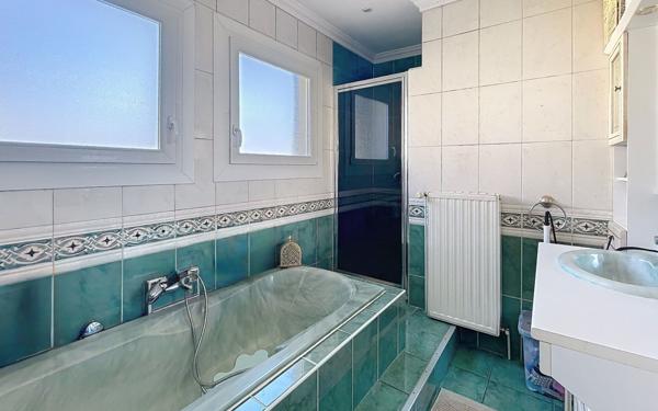 Maison à vendre    3 pièces •  Saint-Étienne