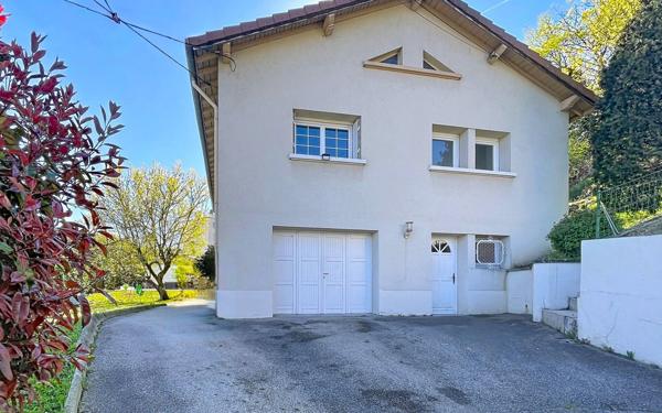 Maison à vendre    3 pièces •  Saint-Étienne