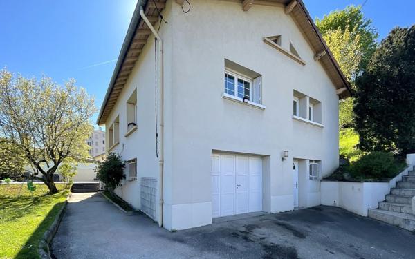 Maison à vendre    3 pièces •  Saint-Étienne