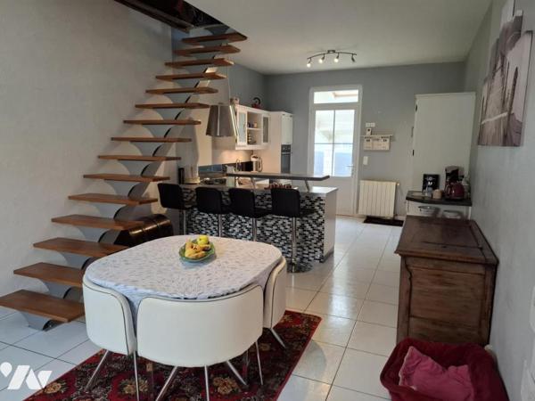 Belle maison atypique en brique de 84 m² hab à PONS à 800m à pied du centre ville 