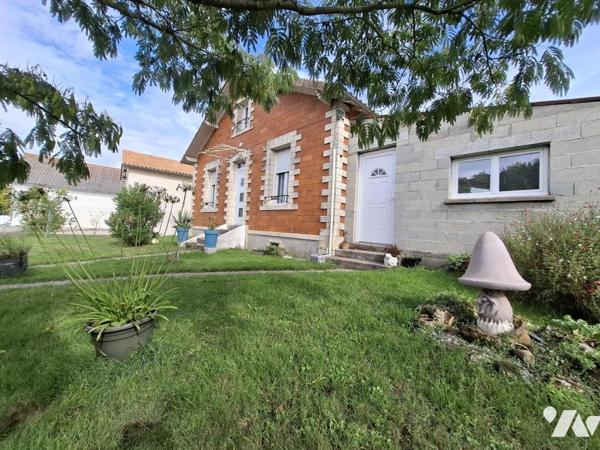 Belle maison atypique en brique de 84 m² hab à PONS à 800m à pied du centre ville 