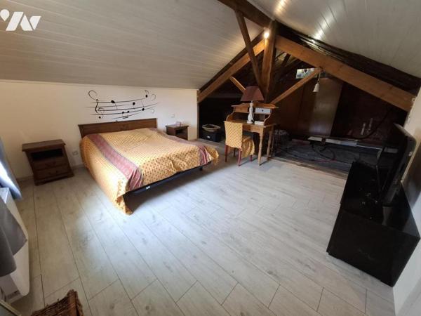 Belle maison atypique en brique de 84 m² hab à PONS à 800m à pied du centre ville 