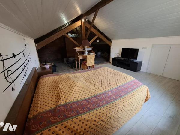 Belle maison atypique en brique de 84 m² hab à PONS à 800m à pied du centre ville 