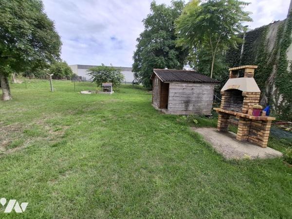 Belle maison atypique en brique de 84 m² hab à PONS à 800m à pied du centre ville 