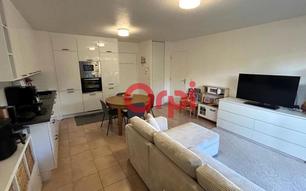 Appartement à louer    2 pièces • 39 m2 Annemasse