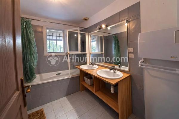 Vente                                                      Maison
                        
                     5 pièces                      140 m2                     à Montastruc-la-Conseillère