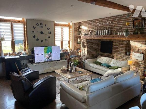 Superbe Propriété idéalement située en campagne à moins de 10 minutes de Bergues et de la front...