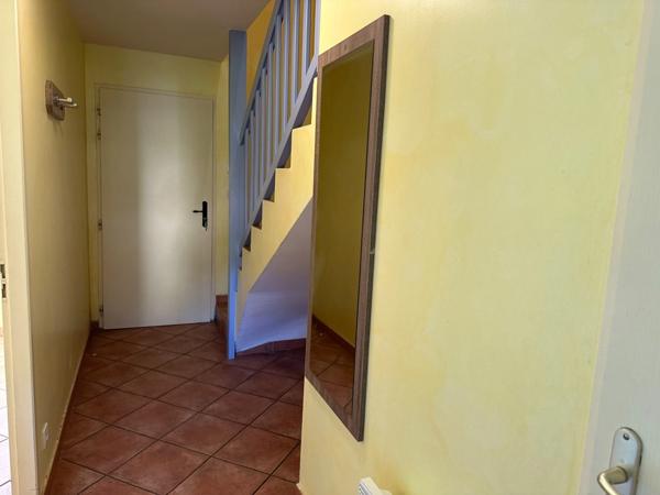 Appartement 3 pièces, sous bail commercial