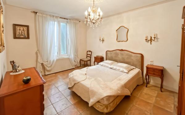 Maison à vendre    5 pièces •  Béziers