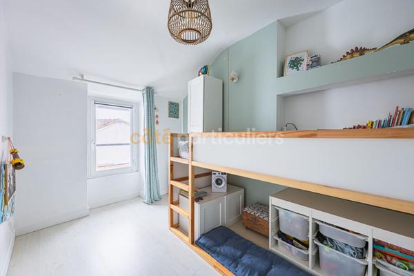 Vente
                Maison119,3 m² - 7 Pièces -
                    NANTES (44200)