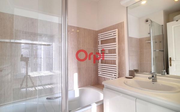 Appartement à louer    2 pièces •  Suresnes