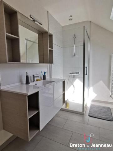 Maison sur près d'1 ha 40 à Jublains
