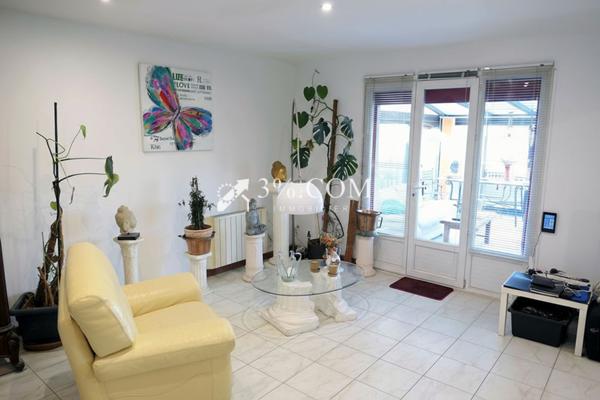 Villa 6 pièce(s) 3 chambre(s) 132 m²