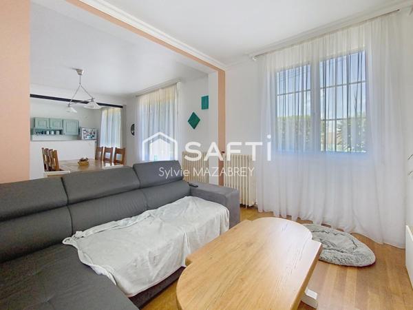 À vendre – Maison 3 chambres avec sous-sol total, dépendances et garage –