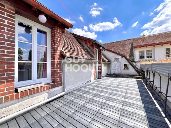 PROPRIÉTÉ HISTORIQUE AVEC POTENTIEL GITE ET ÉVÉNEMENTIEL À 1H DE PARIS