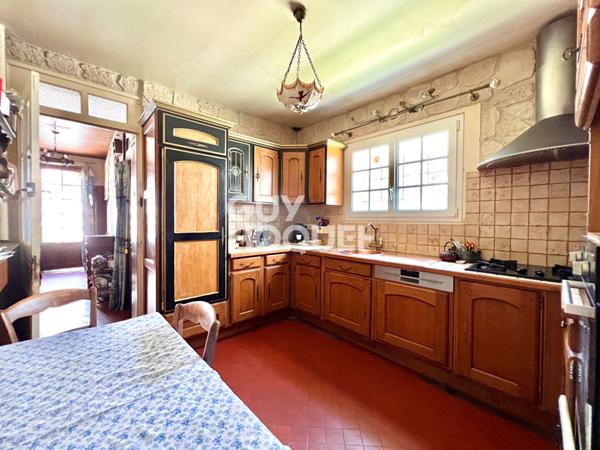 PROPRIÉTÉ HISTORIQUE AVEC POTENTIEL GITE ET ÉVÉNEMENTIEL À 1H DE PARIS