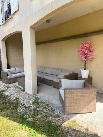 VAUJOURS Duplex 4 pièces - 96 m2 avec jardin et deux places de stationnement