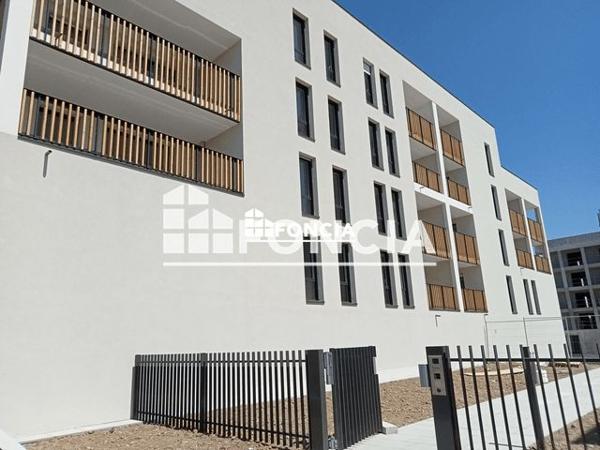 Location Studio 27.1 m² - 33 RUE STEPHANE HESSEL L Isle D Abeau 38080