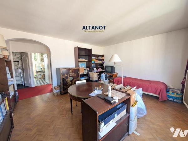 Appartement T2 avec balcon - Stationnement - Cave 