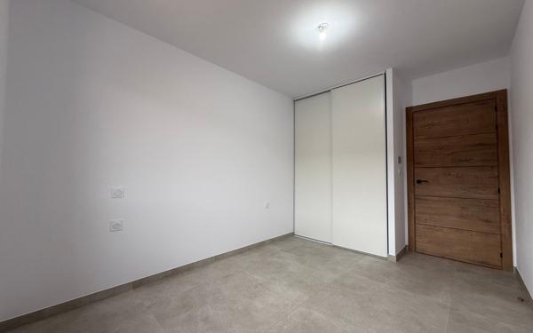 Maison à louer    5 pièces •  Marquixanes