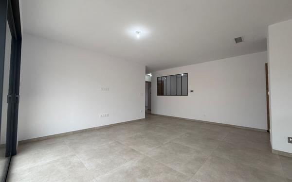 Maison à louer    5 pièces •  Marquixanes