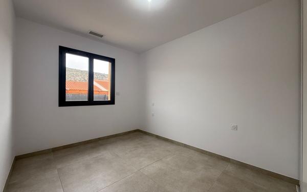 Maison à louer    5 pièces •  Marquixanes