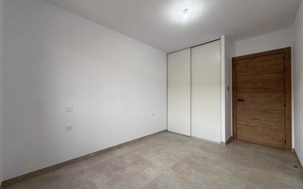 Maison à louer    5 pièces •  Marquixanes