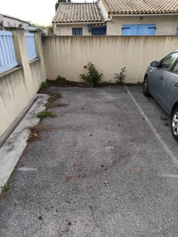 Place de Parking  Salon De Provence 12.50 m2