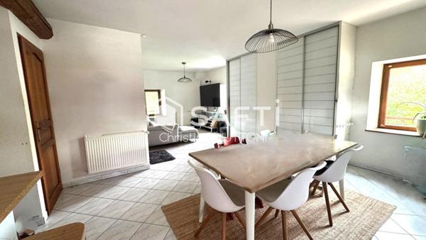 Appartement T4 en duplex avec cave et 2 places de parking privatives