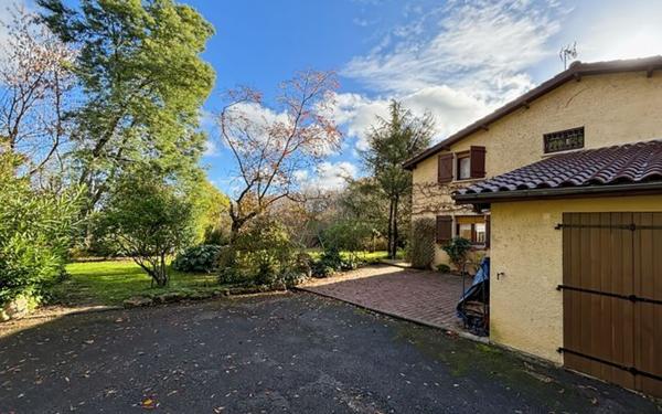 Maison à vendre    6 pièces •  Caussens