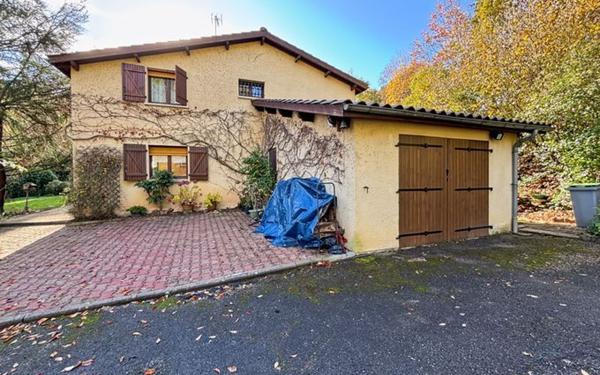 Maison à vendre    6 pièces •  Caussens