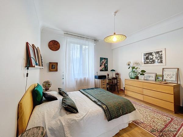 Appartement
                                                                                                                                                                                                                                                                                                                        5 pièce(s)                                                                                                                                                                                                          3 chambre(s)                                                                                                                                                                                                          136.68  m²