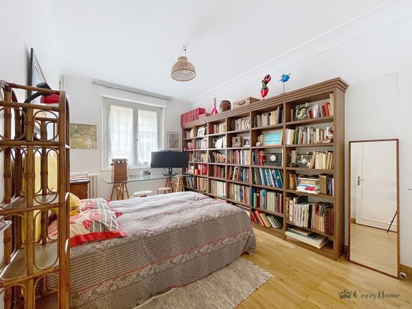 Appartement
                                                                                                                                                                                                                                                                                                                        5 pièce(s)                                                                                                                                                                                                          3 chambre(s)                                                                                                                                                                                                          136.68  m²