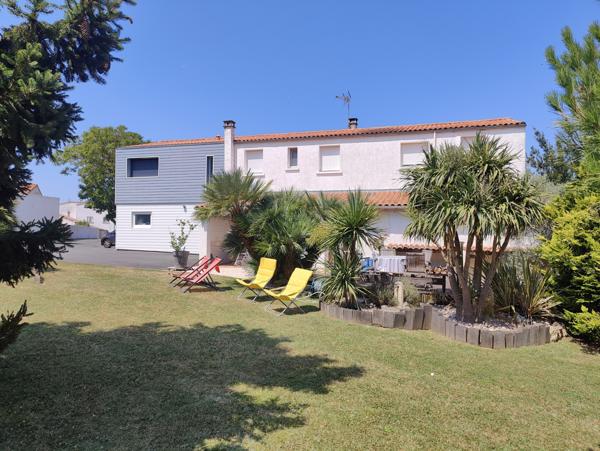 Maison 14 pièce(s) 9 chambre(s) 375 m²