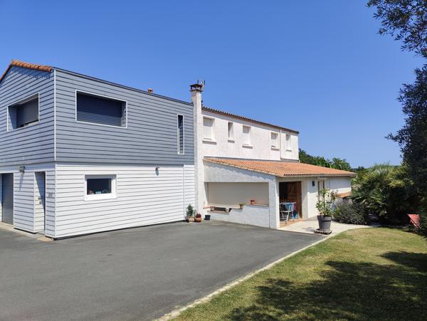 Maison 14 pièce(s) 9 chambre(s) 375 m²