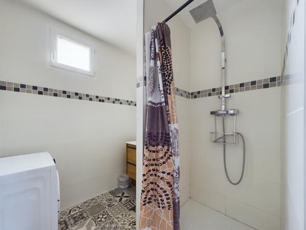 Maison 14 pièce(s) 9 chambre(s) 375 m²