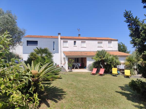 Maison 14 pièce(s) 9 chambre(s) 375 m²