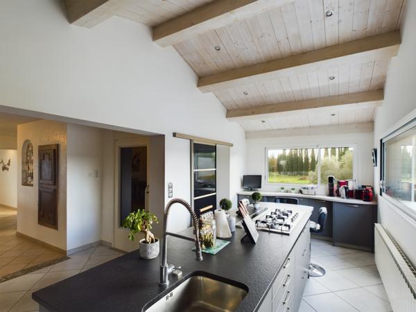 Maison 14 pièce(s) 9 chambre(s) 375 m²