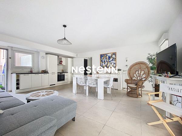 GOLFE JUAN - 3P - 60m² - VUE MER - TERRASSES - PARKING - JARDIN-CENTRE VILLE