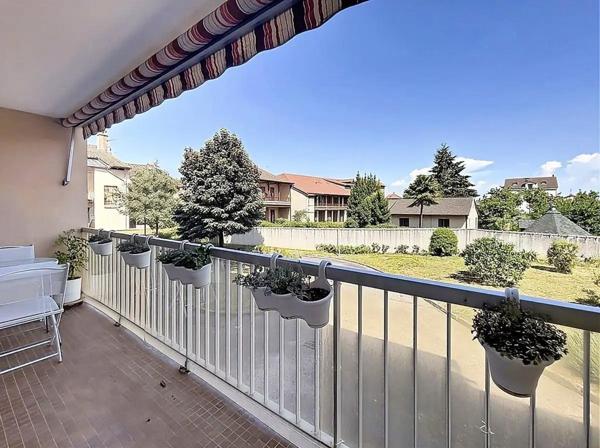 Mâcon : T4 lumineux, terrasse et double garage