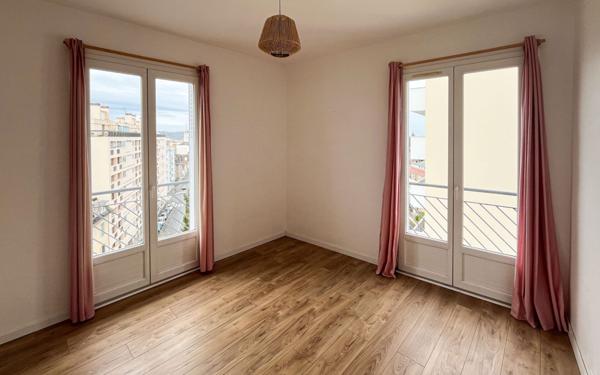 Appartement à vendre    4 pièces • 73,84 m2 Pau