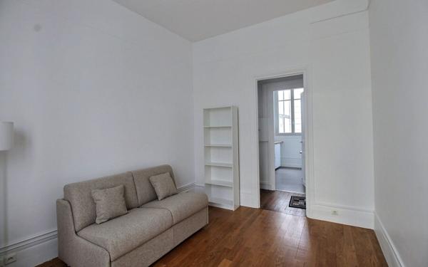 Appartement à louer    1 pièce • 22,50 m2 Paris 6
