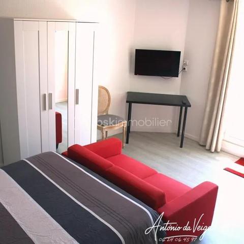 Local d activites de 355 m²