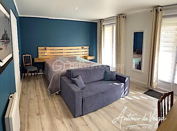 Local d activites de 355 m²