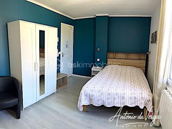 Local d activites de 355 m²