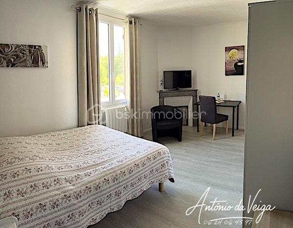 Local d activites de 355 m²