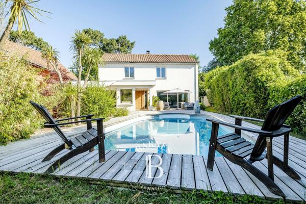 Pessac, Maison 5 Chambres -  227 m² à vendre