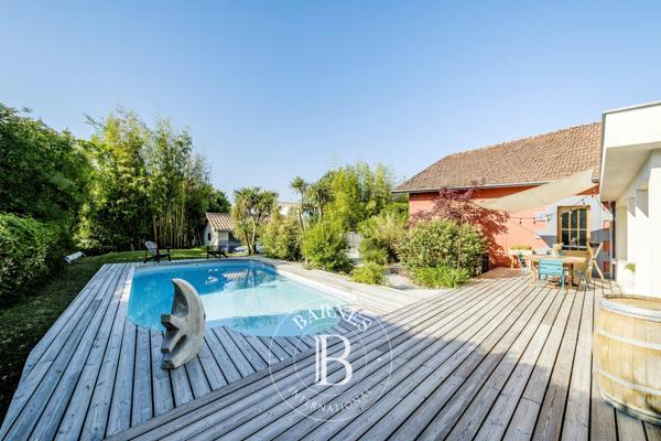 Pessac, Maison 5 Chambres -  227 m² à vendre