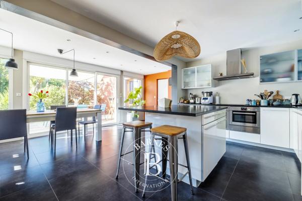 Pessac, Maison 5 Chambres -  227 m² à vendre